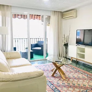 Center & Terrace By Ele Appartement